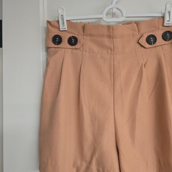 Women's Favlux Peach Pleated Front Paper Bag Shorts | Size Small - Picture 4 of 10